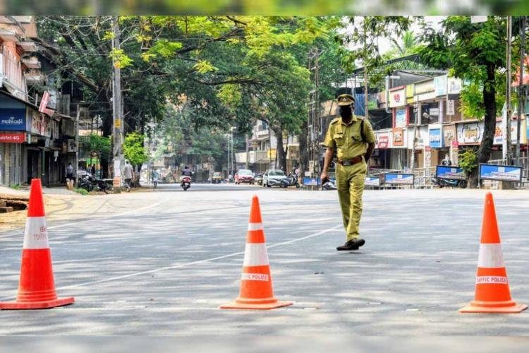 ഐ എന് എല് യോഗത്തില് സംഘര്ഷം; പ്രവര്ത്തകര് തമ്മില് തെരുവില് ഏറ്റുമുട്ടി; മന്ത്രിയെ പൊലീസ് രക്ഷപ്പെടുത്തി