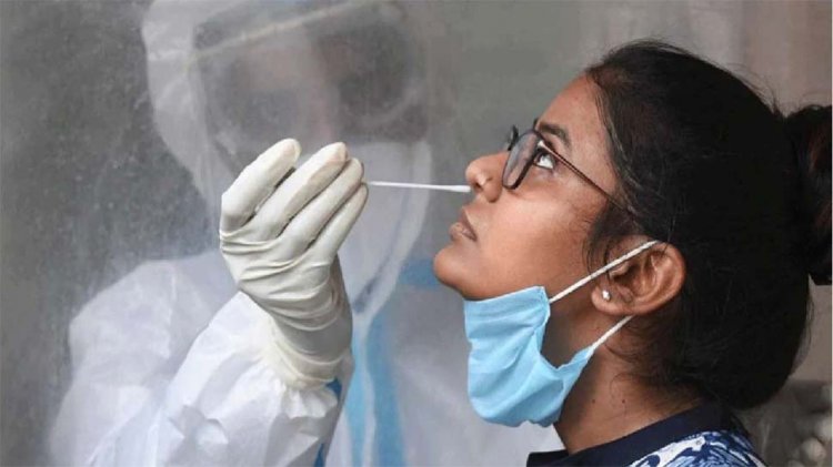 സംസ്ഥാനത്ത് ആശങ്ക ഉയര്ത്തി കോവിഡ് രോഗികളുടെ എണ്ണം വീണ്ടും 20,000 കടന്നു; ഇന്ന് 22,129 പേര്ക്ക് രോഗം; 156 മരണം; ടെസ്റ്റ് പോസിറ്റിവിറ്റി നിരക്ക് 12.35 %; 13,415 പേര് രോഗമുക്തി നേടി; ചികിത്സയിലുള്ളവര് 1,45,371; കഴിഞ്ഞ 24 മണിക്കൂറിനിടെ 1,79,130 സാമ്ബിളുകള് പരിശോധിച്ചു; ടി.പി.ആര്. 15ന് മുകളിലുള്ള 271 പ്രദേശങ്ങള് എന്നും ആരോഗ്യമന്ത്രി
