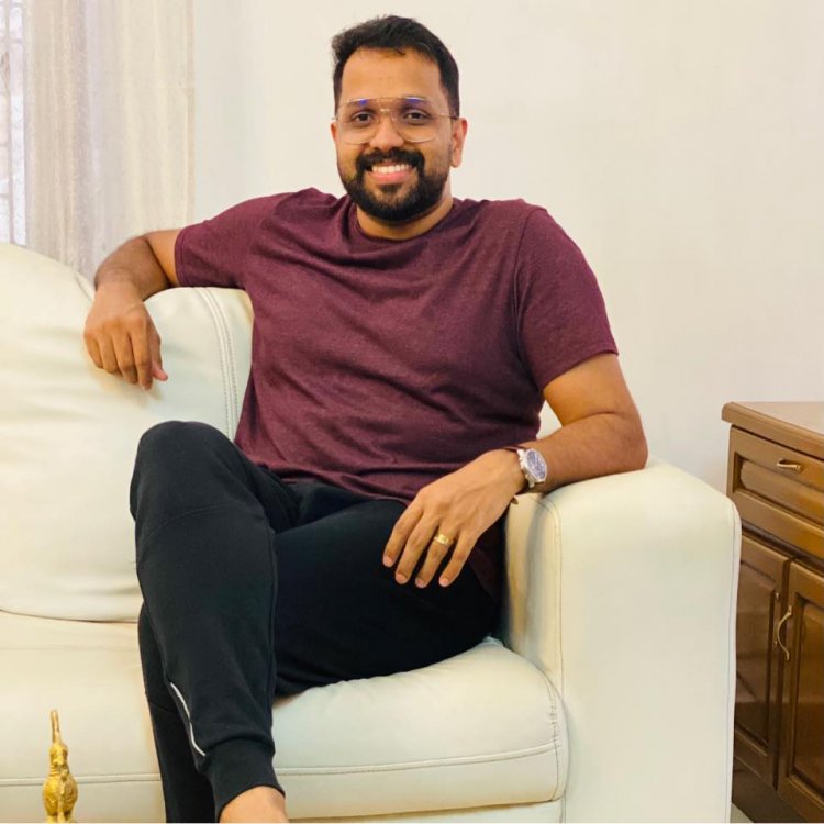 സര്ക്കാര് ശമ്ബളം ഇല്ലാത്തവരും ഒന്ന് ജീവിച്ചോട്ടെ, ചില പൊലീസുകാര് സാധാരണക്കാരോട് കാണിക്കുന്ന സമീപനം വളരെ മോശമാണെന്ന് അരുണ് ഗോപി