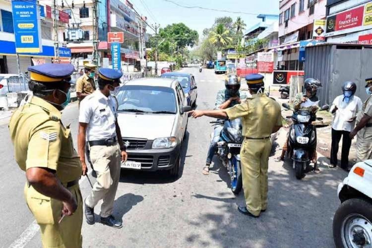 നിയന്ത്രണങ്ങളുടെ ലംഘനം: സംസ്ഥാനത്ത് ഇന്ന് 2018 കേസുകള്; മാസ്ക് ധരിക്കാത്തത് 10971 പേര്