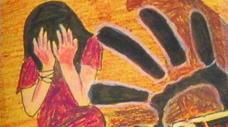 14കാരിയെ പീഡിപ്പിച്ച കേസ്; പെണ്കുട്ടിയുടെ പിതാവിനെതിരെ പീഡനക്കുറ്റം ചുമത്തി