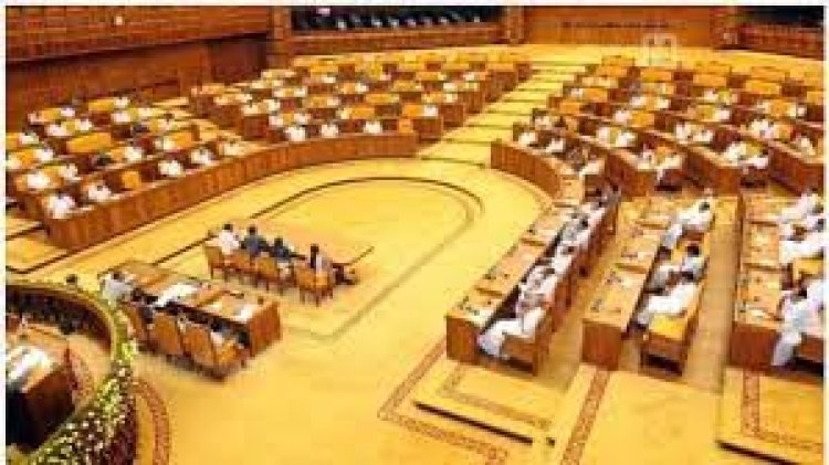 സഭ ബഹിഷ്കരിച്ച് പ്രതിപക്ഷം; സര്ക്കാരിനും ഗവര്ണര്ക്കുമെതിരെ മുദ്രാവാക്യം വിളികള്