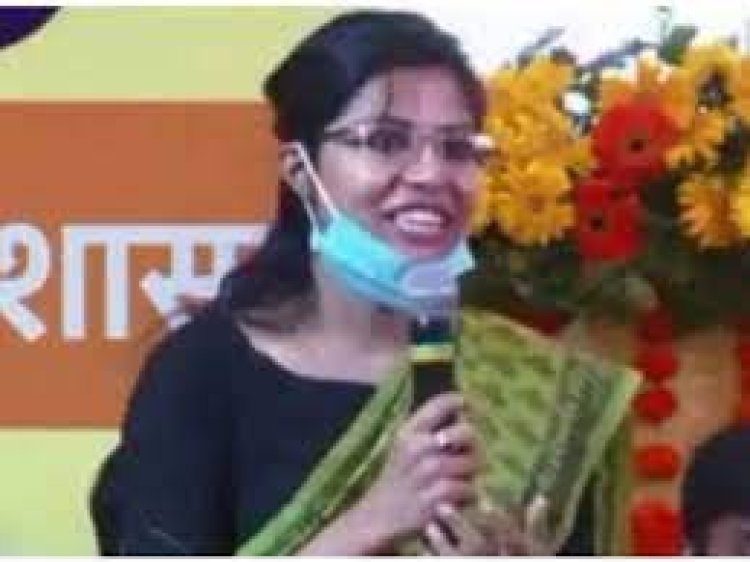 കാൻസർ ബാധിതയായ അമ്മയുടെ പരിചരണവും യുപിഎസ്സി തയ്യാറെടുപ്പും; പല്ലവിയുടെ ഐഎഎസ് നേട്ടമിങ്ങനെ