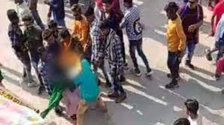 ഭഗോരിയ ഉത്സവത്തിനിടെ പട്ടാപ്പകല് പെണ്കുട്ടിക്കും സ്ത്രീയ്ക്കും എതിരെ ലൈംഗികാതിക്രമം; 15 പേര് പിടിയില്