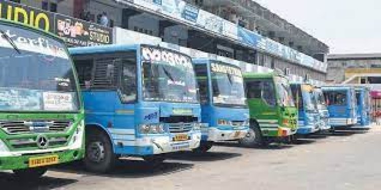 സ്വകാര്യ ബസ് സമരം ; വലഞ്ഞ് ജനം ;കെഎസ്ആർടിസി സർവീസ് കൂട്ടി ; തിരുവനന്തപുരം നഗരത്തിൽ സമരമില്ല