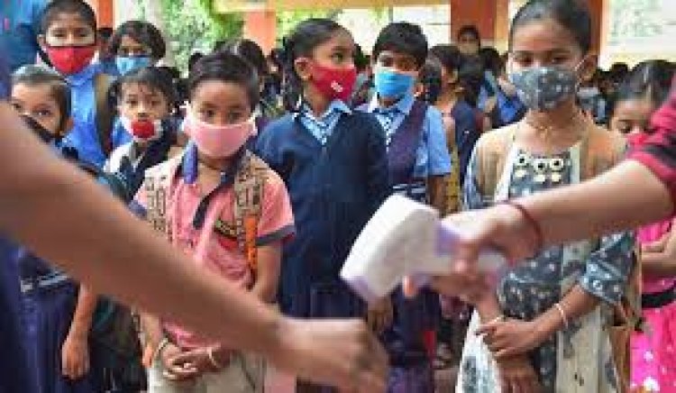 ഇനി പുതിയ പഠനകാലം, സ്കൂളുകള് തുറന്നു; വിദ്യാലയം നാടിന്റെ ഏറ്റവും വലിയ മതനിരപേക്ഷ കേന്ദ്രമെന്ന് മുഖ്യമന്ത്രി